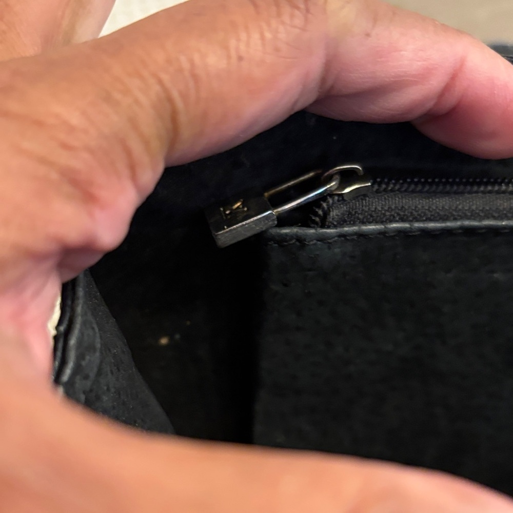 Louis Vuitton Black Epi Poichette - Picture 7 of 12